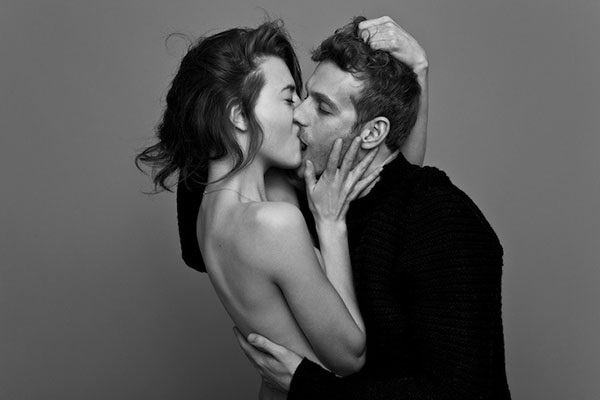 5 cách hôn môi kích thích ham muốn tình dục
